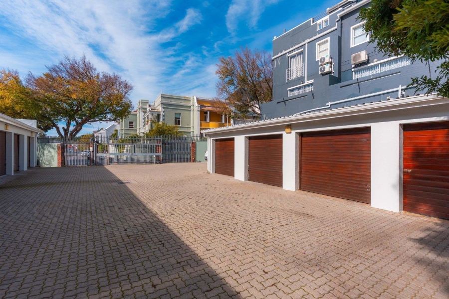 2 Bedroom Property for Sale in Oranjezicht Western Cape